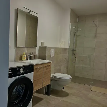 Moderne - Sur Le Sentier Des Vignes Apartamento